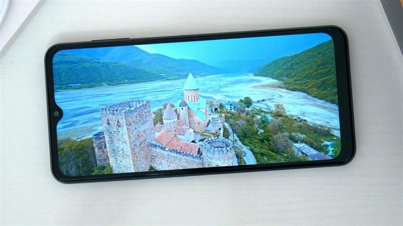 Galaxy A13 5G có thời lượng sử dụng lên đến 2 ngày