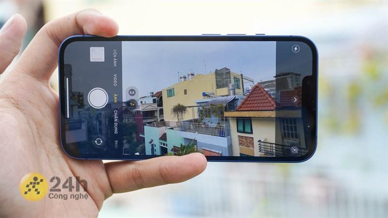 iPhone 13 tuy có thông số camera chính chỉ là 12 MP nhưng chất lượng ảnh mà máy mang lại cũng không phải là dạng vừa đâu nhé!