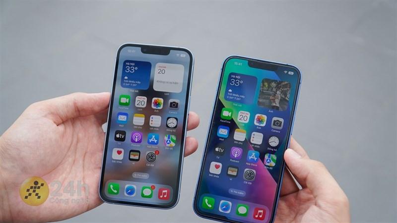 Nếu nhìn chính diện vào màn hình thì mình tin là nhiều bạn sẽ không nhận ra đâu là iPhone 13 và iPhone 14.