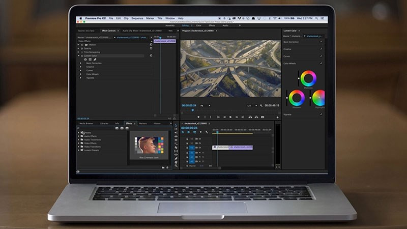 alt="Khả năng tương thích của Adobe Premiere"