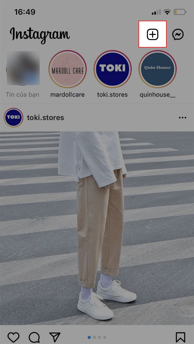 Mở ứng dụng Instagram và nhấn vào biểu tượng dấu cộng