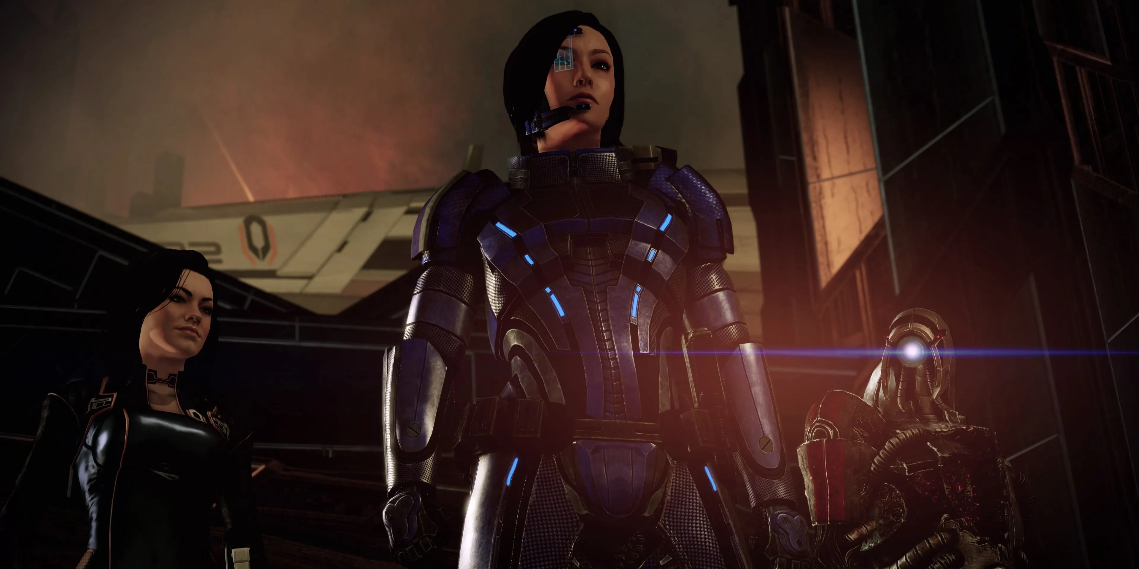 Ảnh chụp màn hình Mass Effect 2 với nhân vật Shepard nữ tùy chỉnh