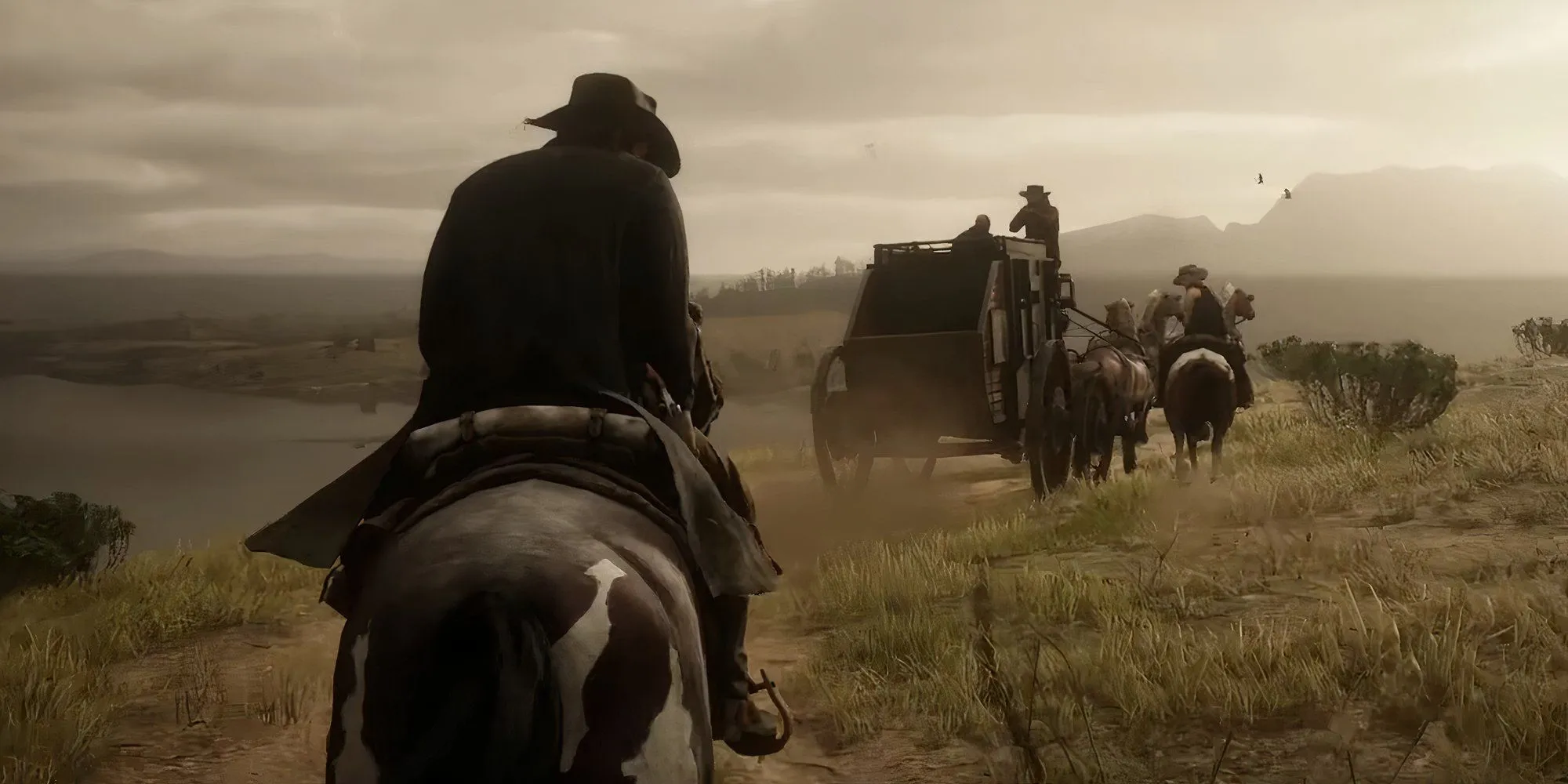 Arthur Morgan trong Red Dead Redemption 2 cưỡi ngựa và đối đầu với các nhân vật khác trong một cuộc đấu súng căng thẳng