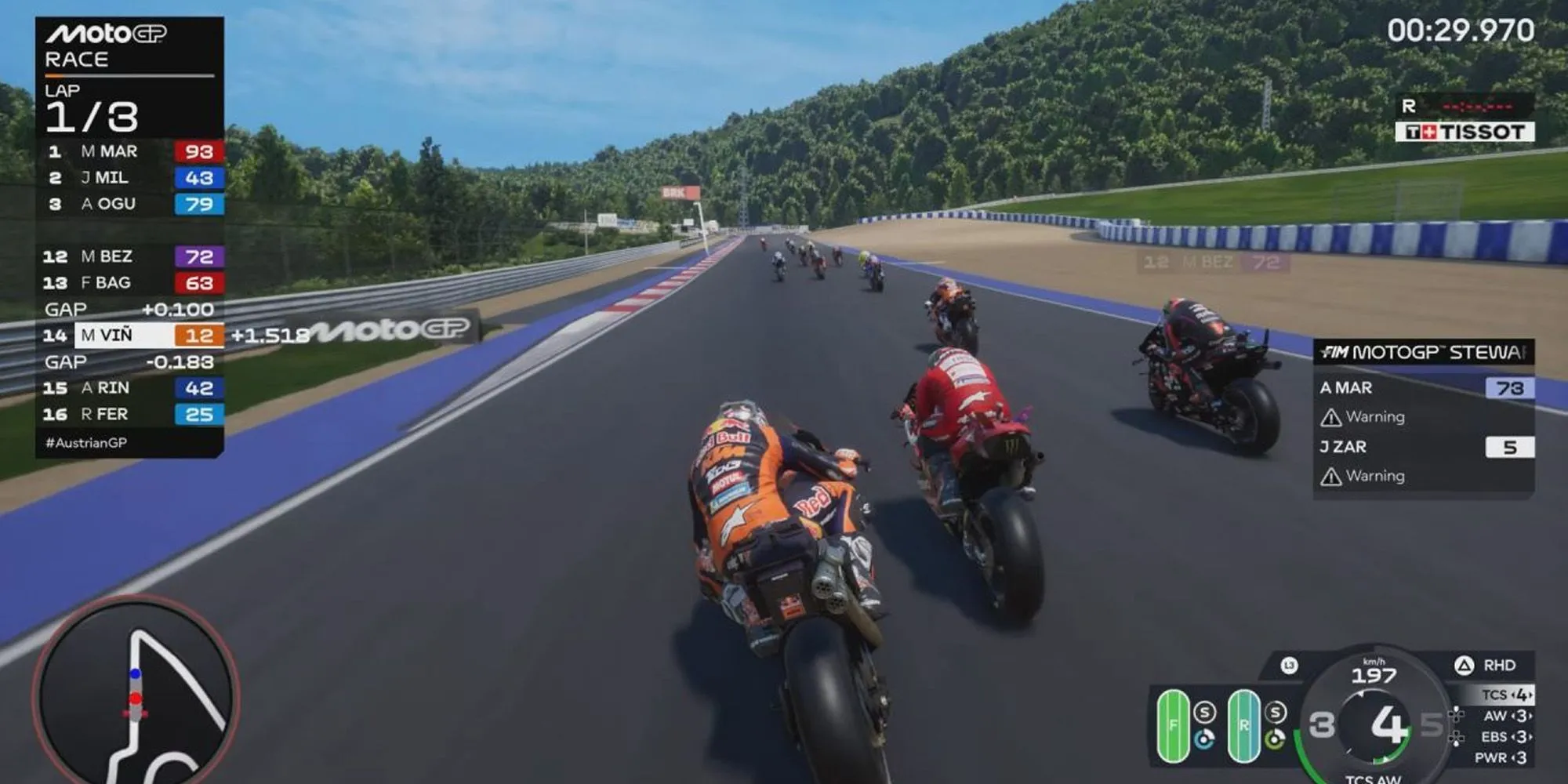 Cận cảnh một pha xử lý của tay đua trên đường đua Red Bull Ring, Áo trong MotoGP 25, thể hiện chi tiết mặt đường và xe.
