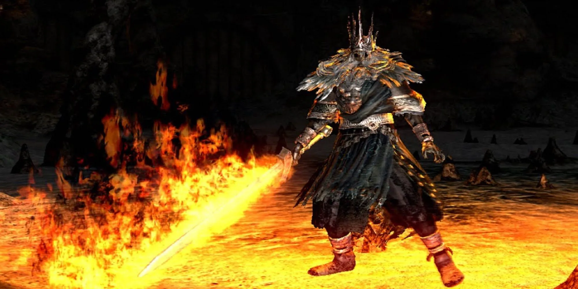 Gwyn, Lord of Cinder trong Dark Souls, tay cầm thanh kiếm rực lửa, một biểu tượng bi tráng