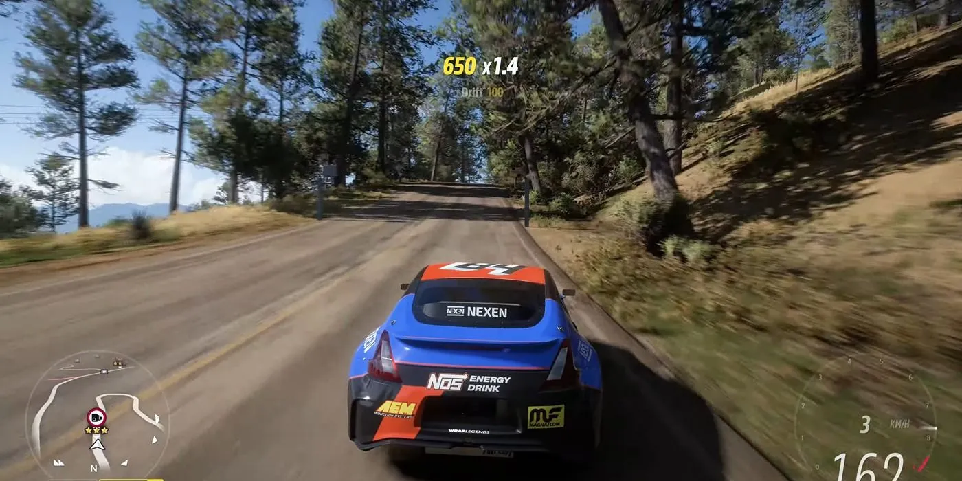Top game đỉnh cao để giải trí mọi lúc mọi nơi 1 Hình ảnh xe Nissan 370Z 2018 Formula Drift thực hiện cú drift trong game đua xe Forza Horizon 5