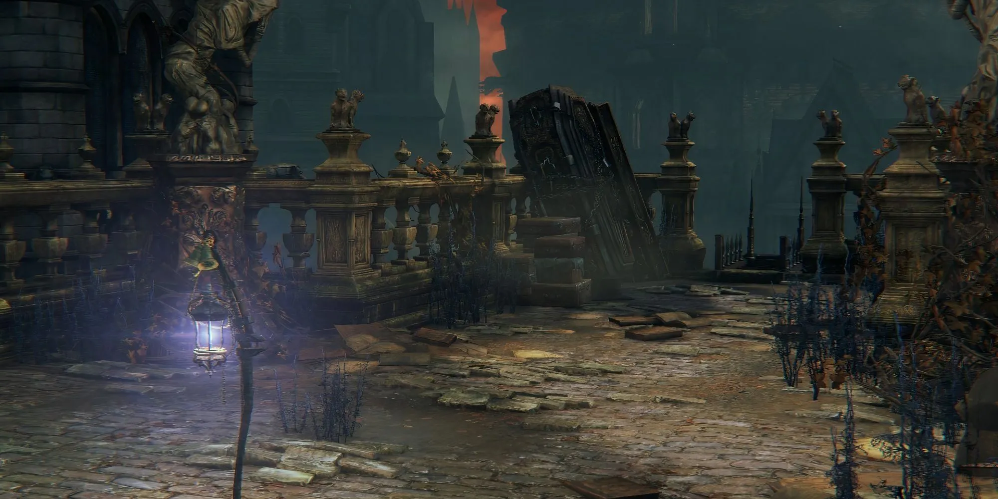 Một con phố tối tăm và nguy hiểm tại Central Yharnam trong Bloodborne với kiến trúc gothic đặc trưng