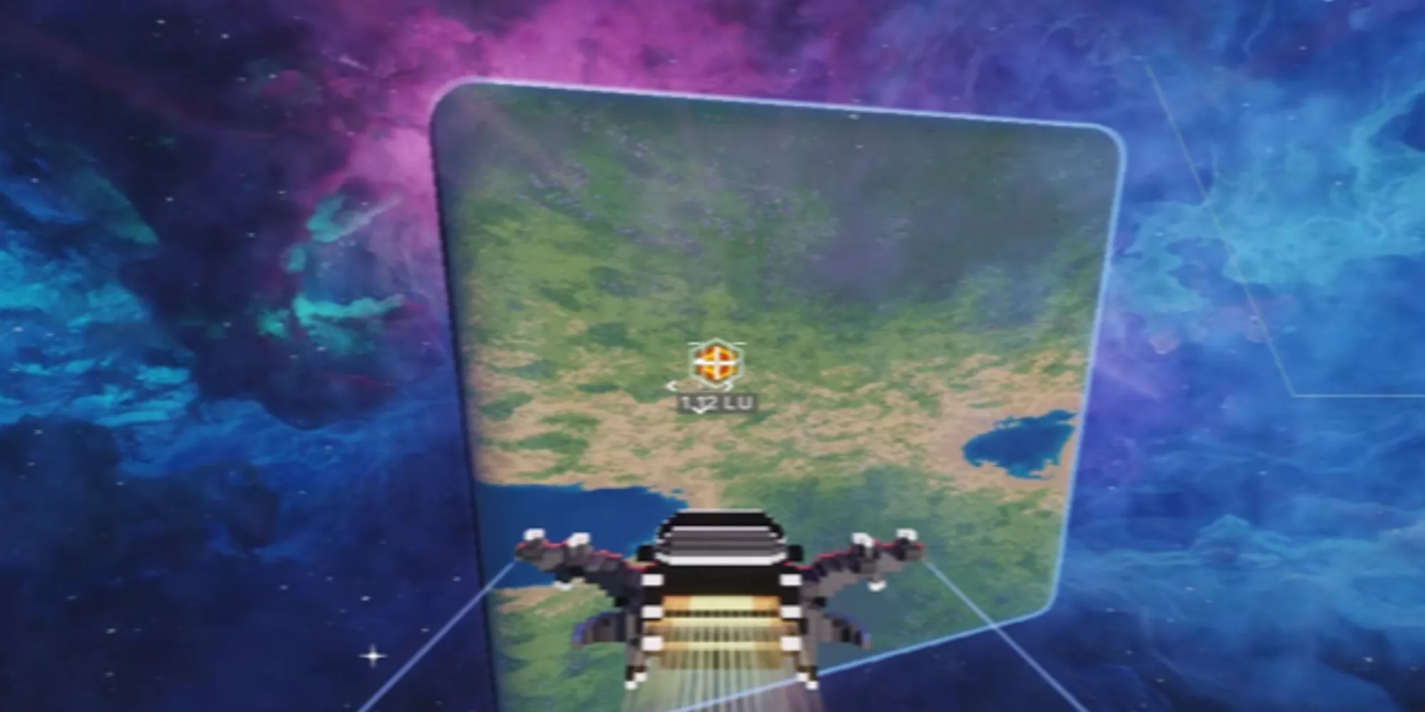 Nhân vật đứng trên bề mặt hành tinh hình khối trong Cubic Odyssey