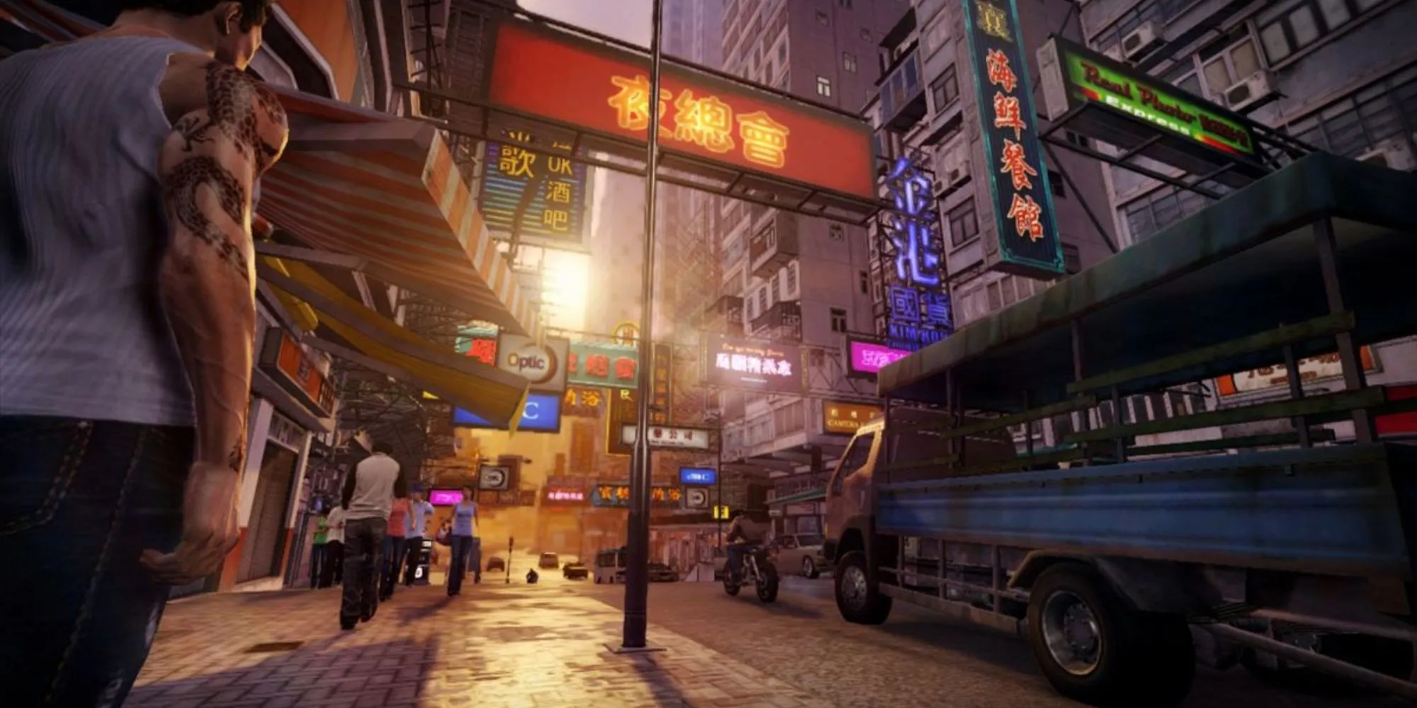 Cảnh đường phố đông đúc và đèn neon đặc trưng của Hong Kong trong game Sleeping Dogs.