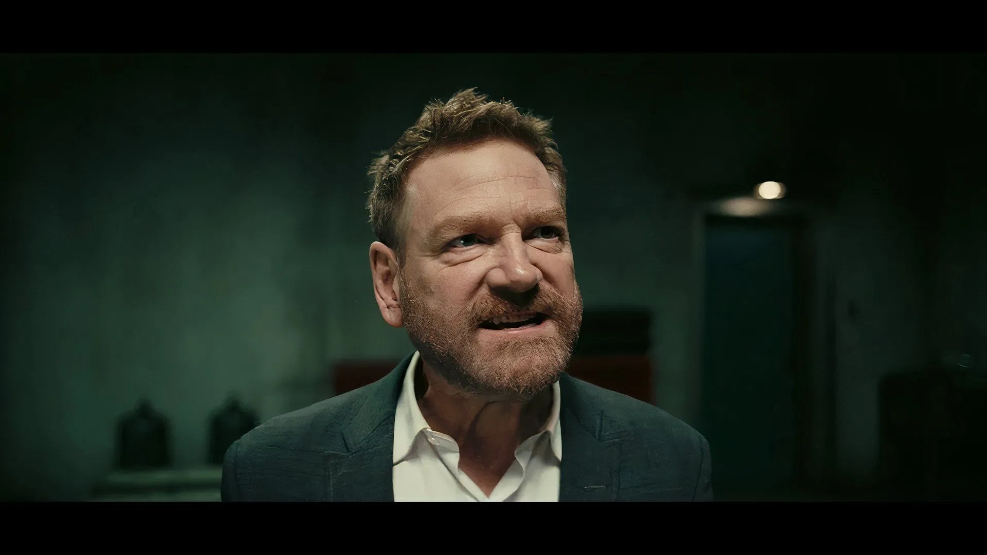 Diễn viên Kenneth Branagh trong phim Tenet