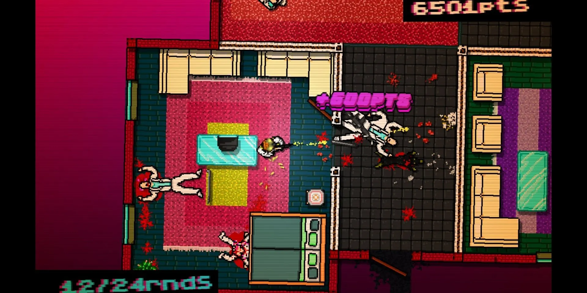 Gameplay góc nhìn từ trên xuống của Hotline Miami với màu sắc nhạt và hiệu ứng scanline CRT