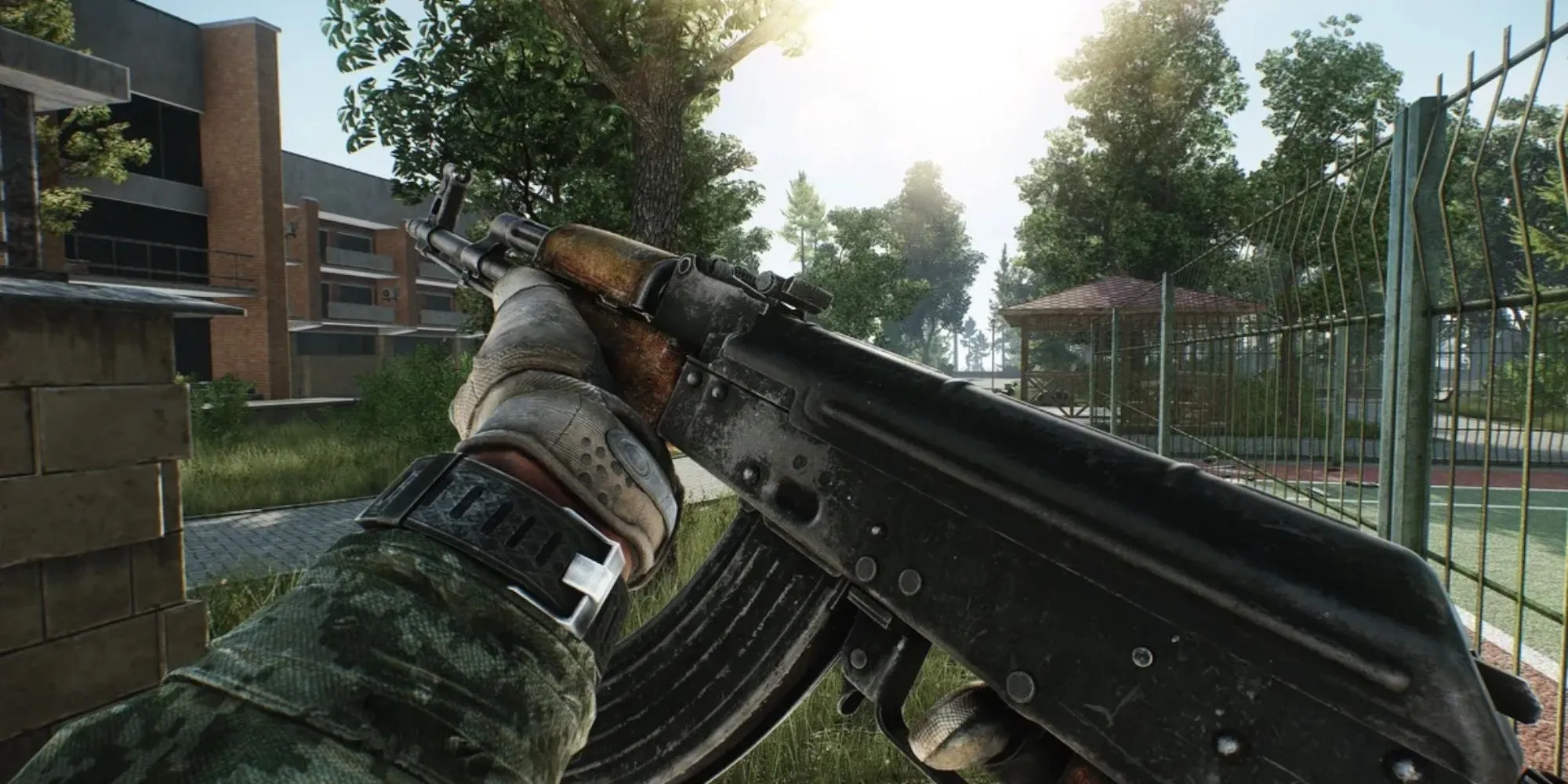 Hình ảnh minh họa Escape From Tarkov, game bắn súng sinh tồn nổi tiếng với hệ thống tùy chỉnh súng cực kỳ chi tiết
