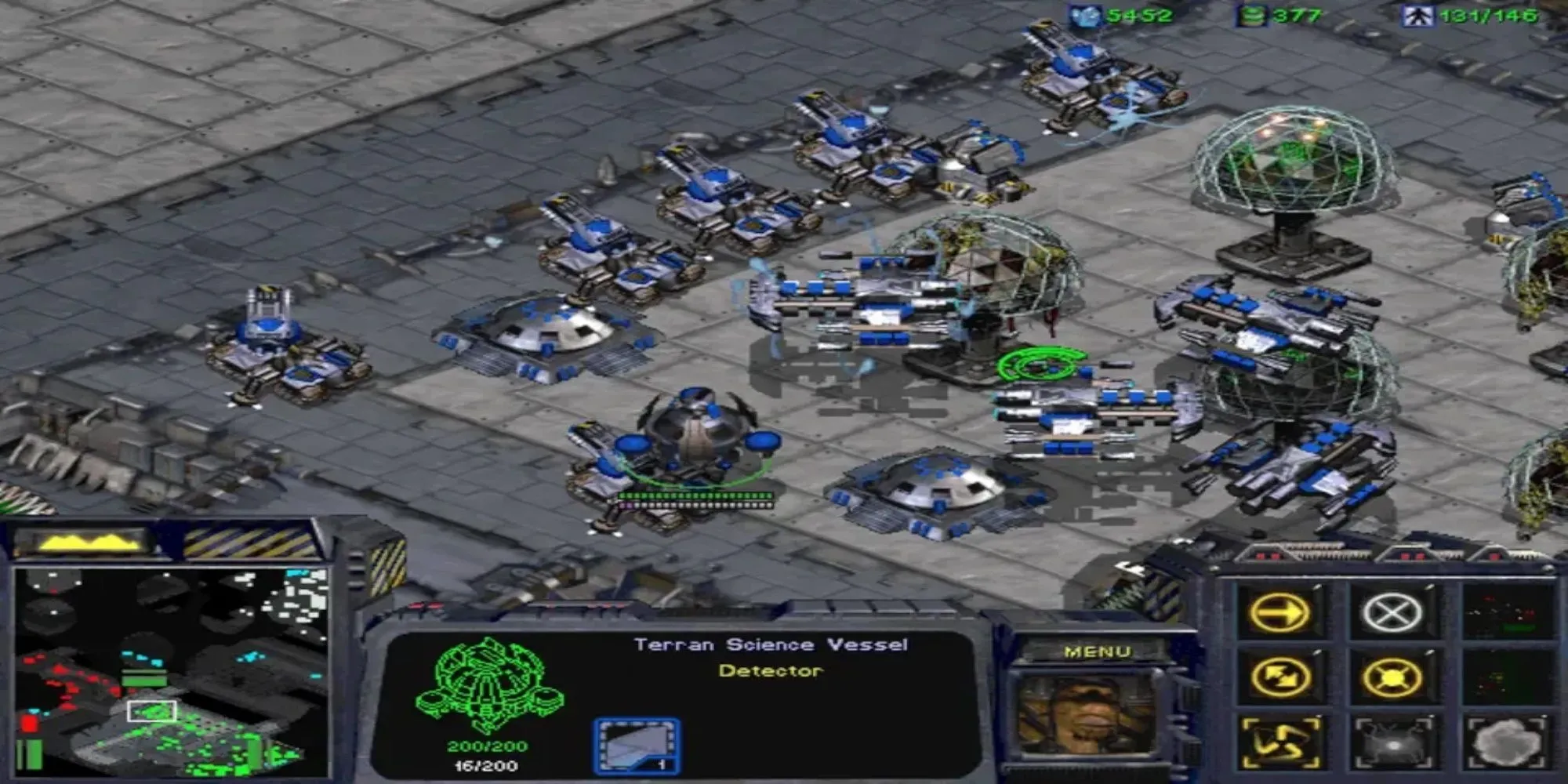 Màn hình gameplay StarCraft, hiển thị giao diện chiến lược thời gian thực với các đơn vị Terran, Zerg hoặc Protoss