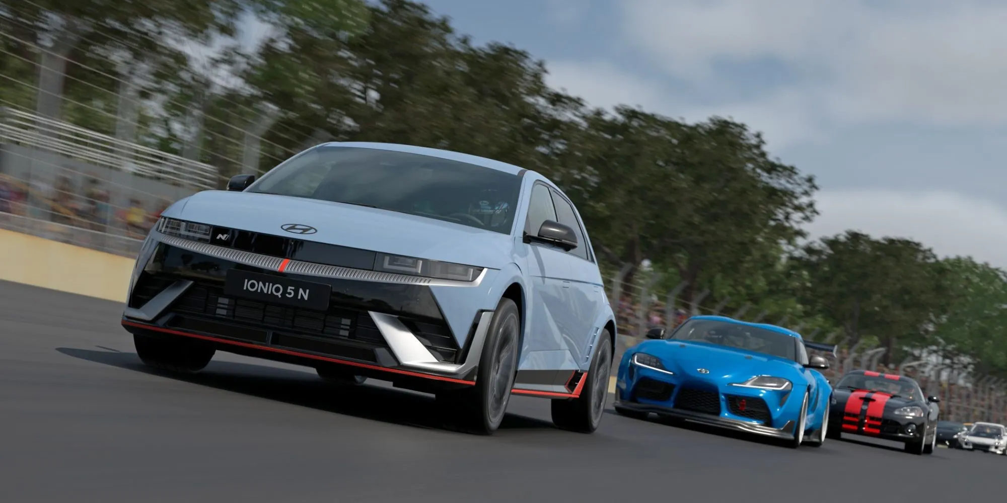 Một chiếc xe điện Hyundai Ioniq 5 N trên đường đua trong Gran Turismo, game đua xe mô phỏng nổi tiếng với AI dựa trên học tăng cường.