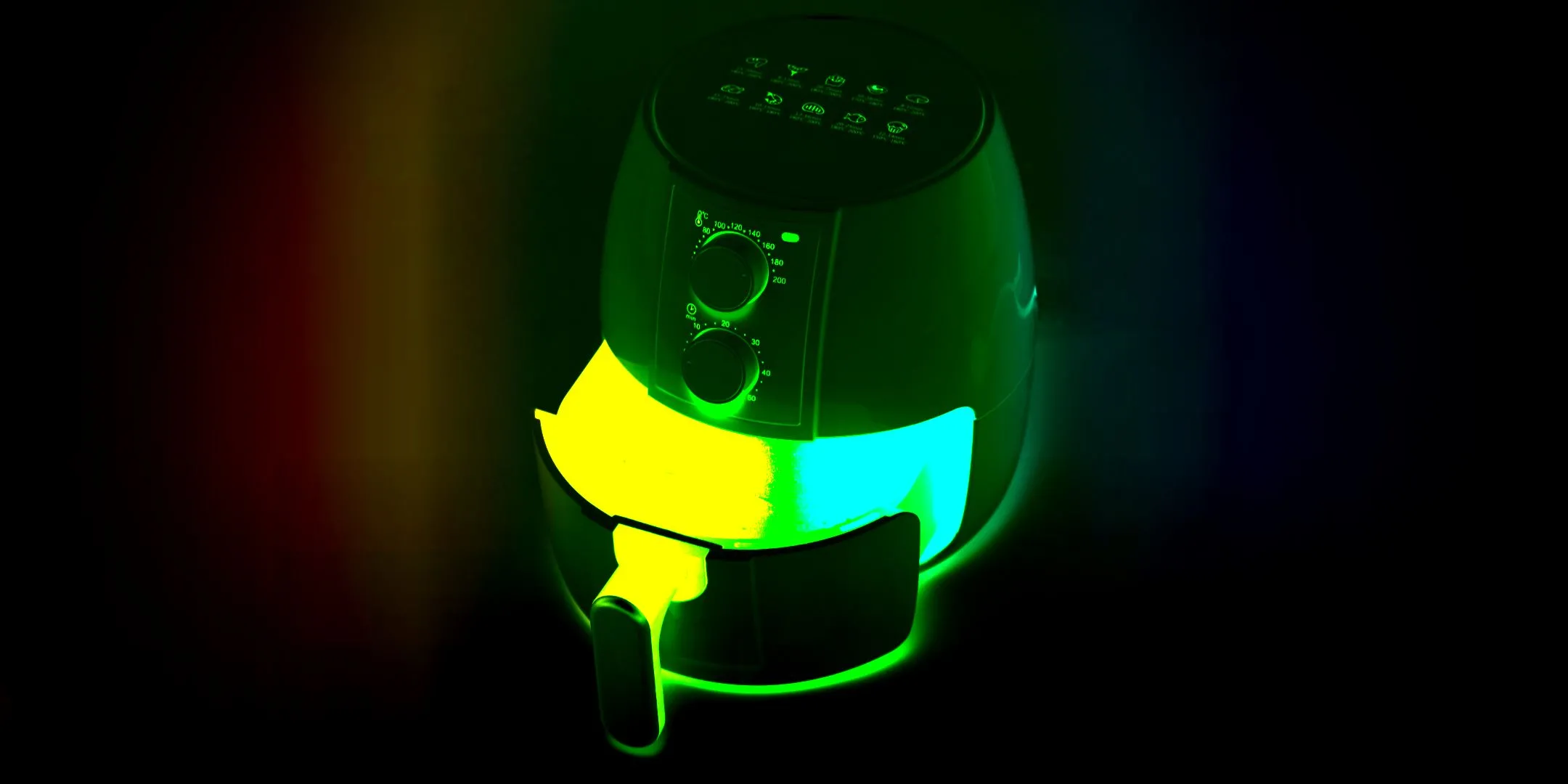 Nồi chiên không dầu phong cách gaming với đèn RGB neon rực rỡ và tông màu tối.