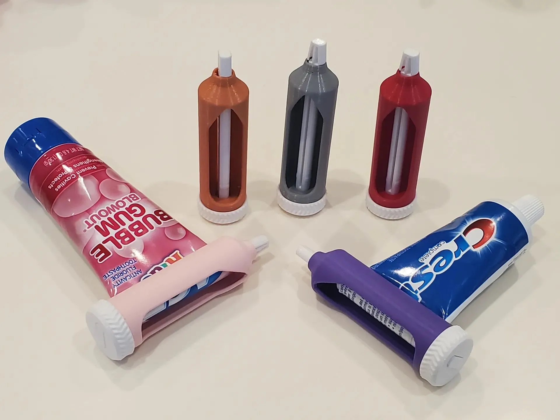 Dụng cụ vắt ống kem đánh răng in 3D, minh họa tính bền bỉ của thiết kế