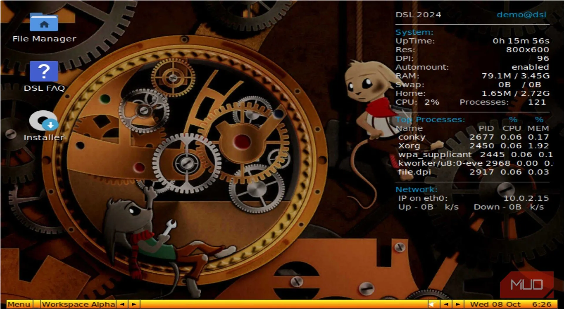 Giao diện desktop của Damn Small Linux trên laptop cũ, minh họa khả năng chạy mượt trên phần cứng kém