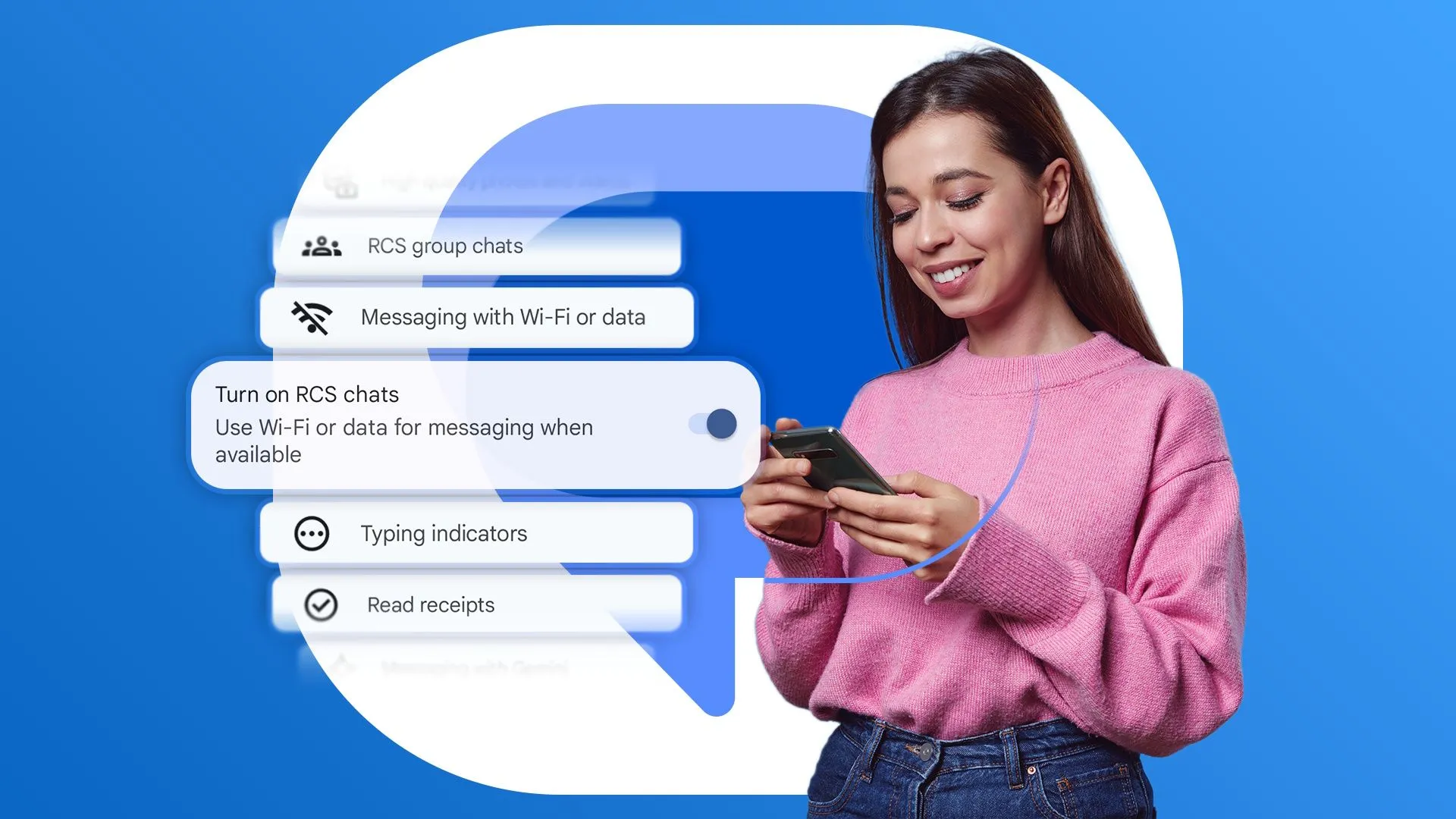 Giao diện Google Messages trên màn hình với logo nền, minh họa RCS bật trên điện thoại