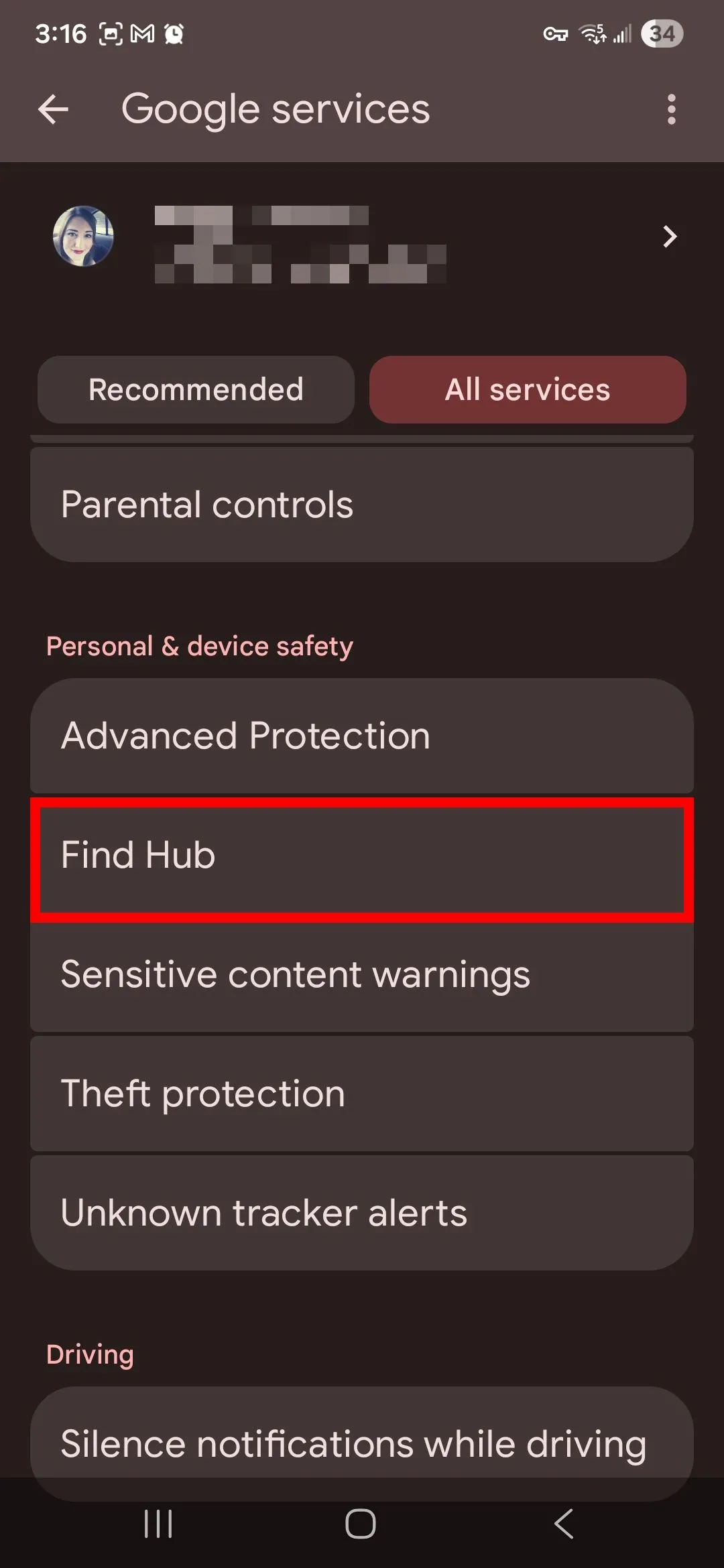 Giao diện Google services với mục Find Hub được khoanh đỏ trong phần Personal & device safety