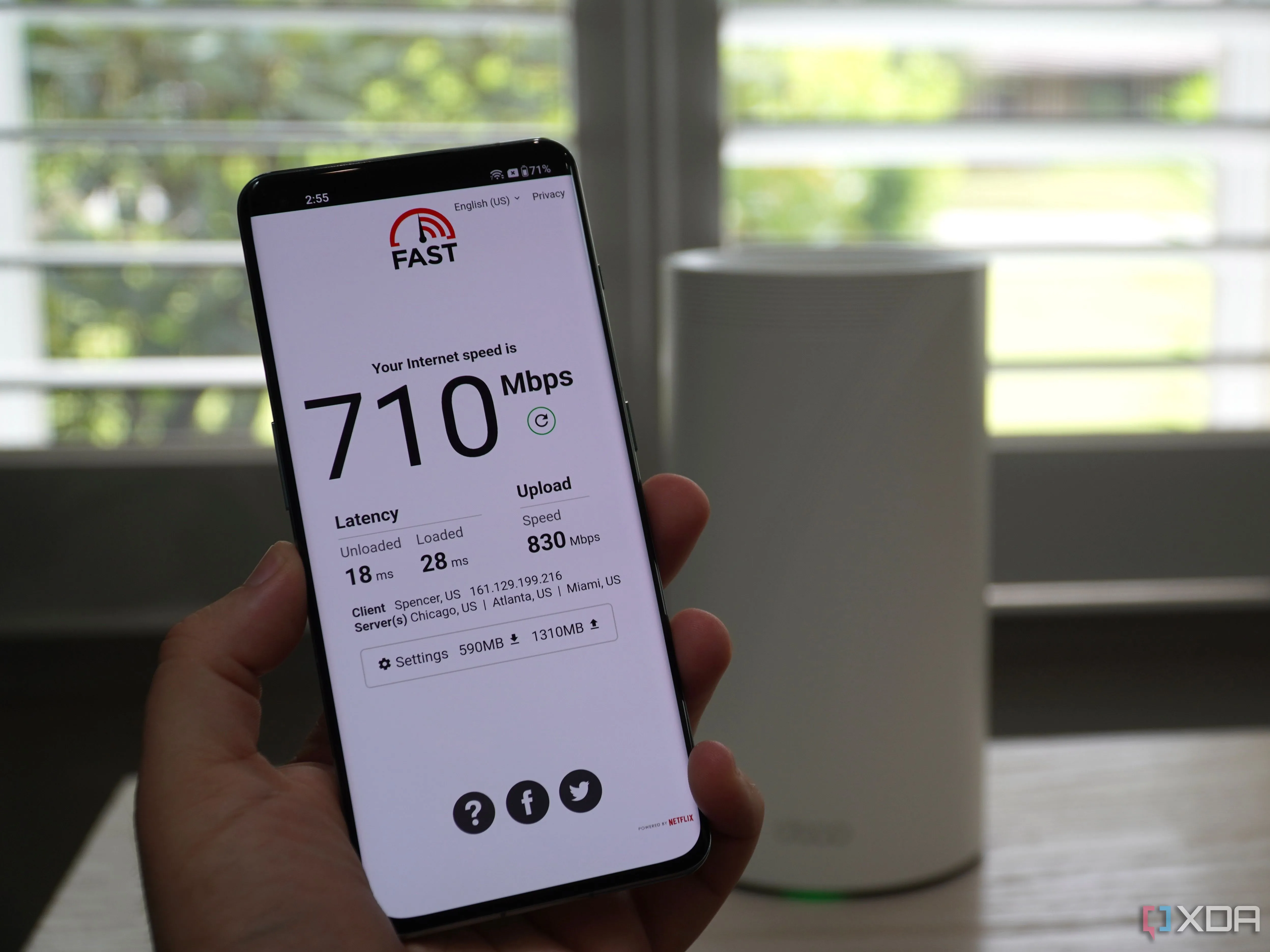 Router mesh và thử nghiệm phát trực tuyến Netflix trên TV; minh họa cách tối ưu mạng nhà cho stream và game