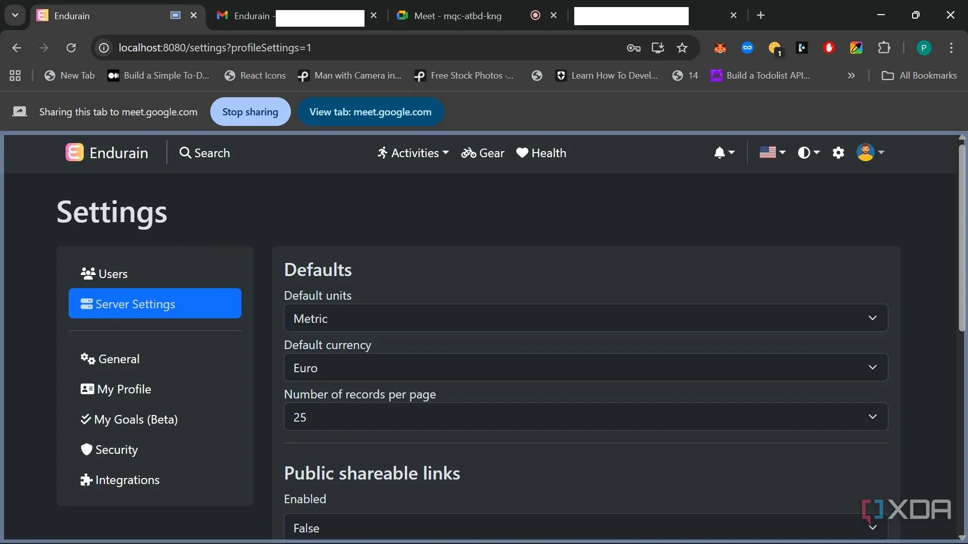 Trang cấu hình server Endurain, cho thấy các tùy chọn Docker và cổng kết nối