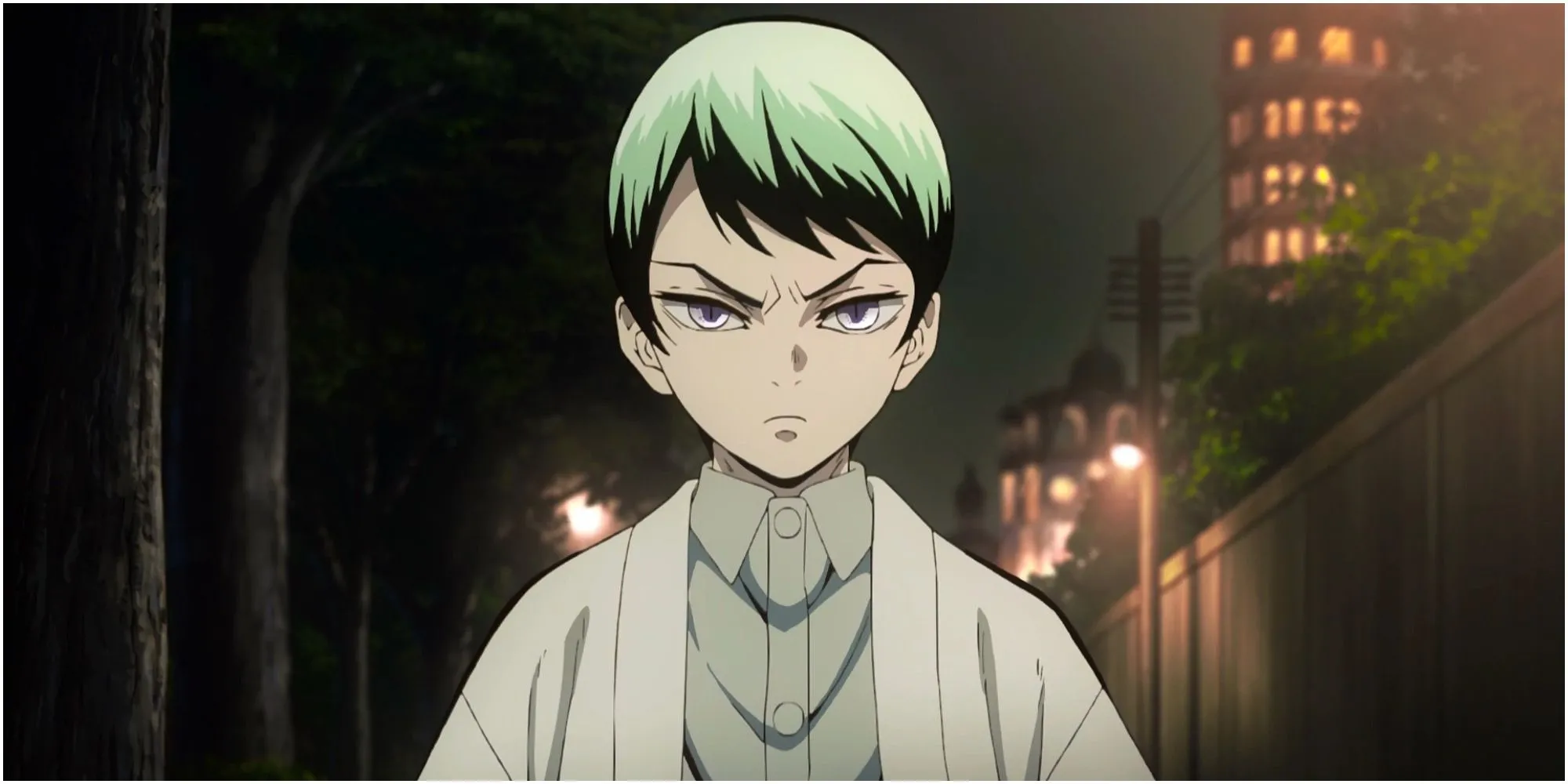 Yushiro xuất hiện giữa phố, tượng trưng cho quyền năng Blood Demon Art thay đổi cấu trúc lâu đài